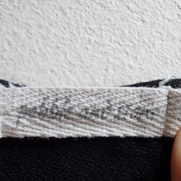 Pebble And Stone Black Angled Tank Top Size Small - Picture 9 of 15